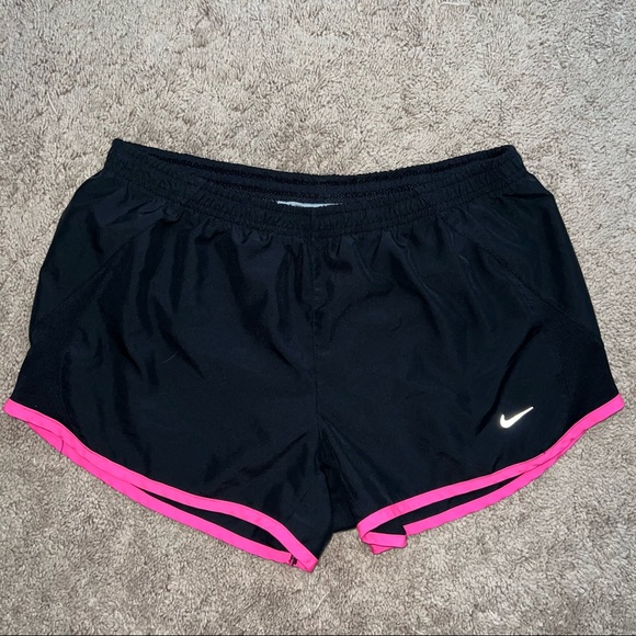 Nike Women’s Running Shorts Size Medium - Picture 5 of 6